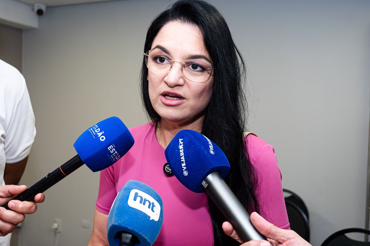 Samantha diz que vereadores devem realinhar oposição a Abilio