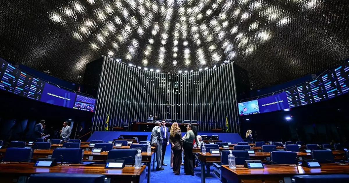 No radar da disputa entre Flávio e Lula, Senado vota hoje fim da escala 6×1