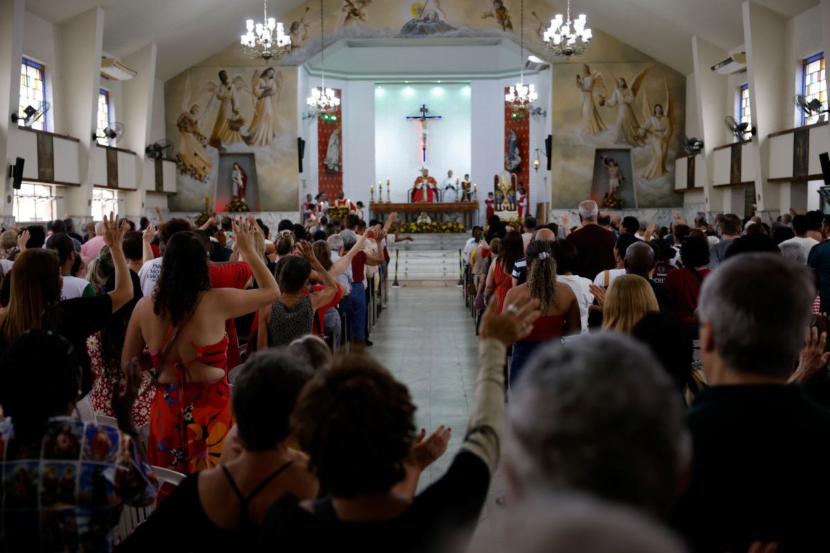 Pesquisa refuta 'voto de cajado' nas igrejas