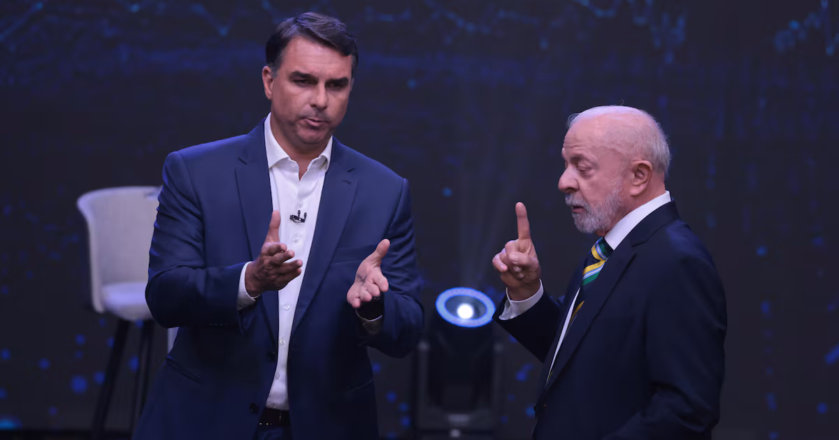 Flávio Bolsonaro diz que aceita desafio de Lula para abrir sigilos, mas impõe condições
