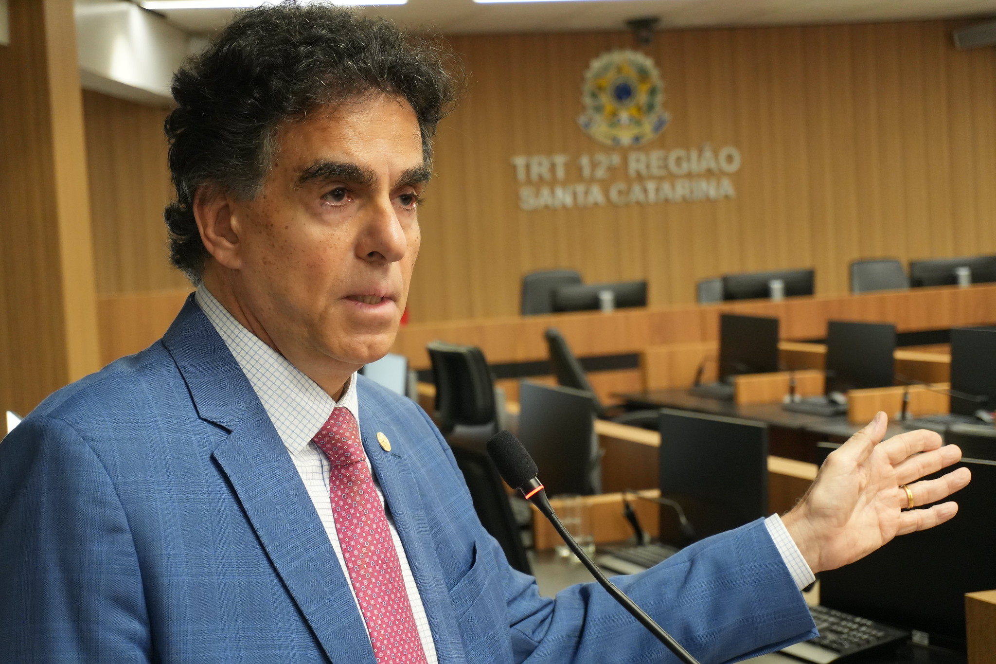 Presidente do TST vê impacto positivo para empregadores com fim da escala 6×1