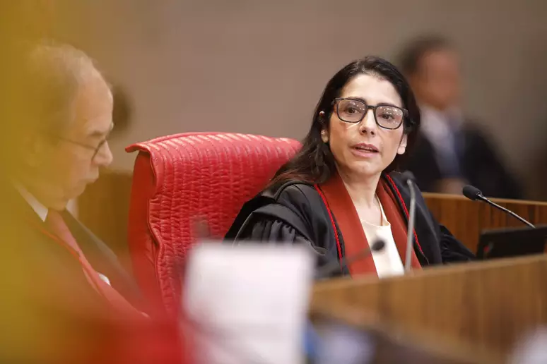 Estela Aranha, ministra do TSE, durante sessão no Tribunal