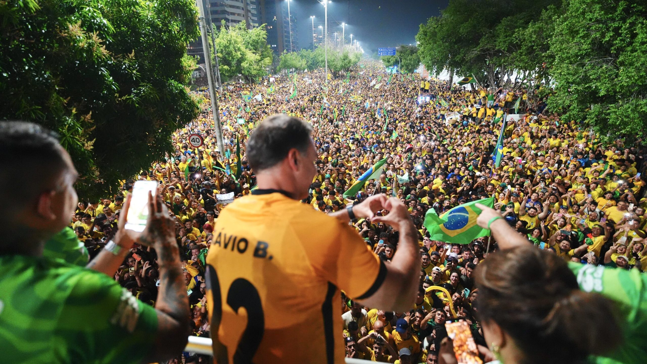 Meio/Ideia indica leve vantagem para Flávio sobre Lula