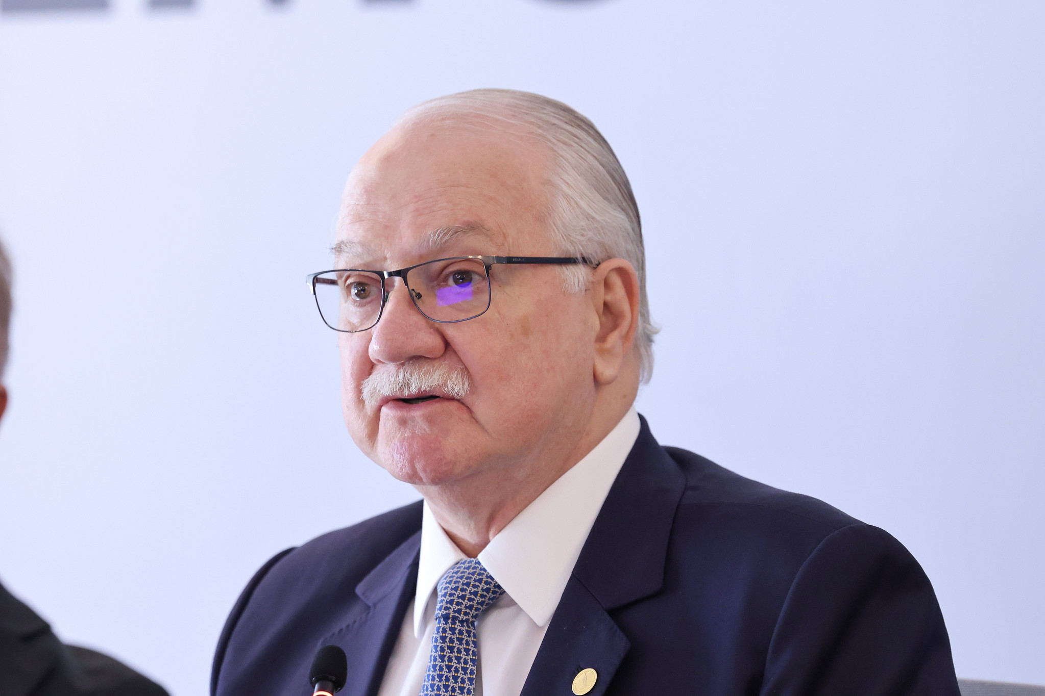 “Democracias raramente morrem por golpes abruptos”, diz Fachin