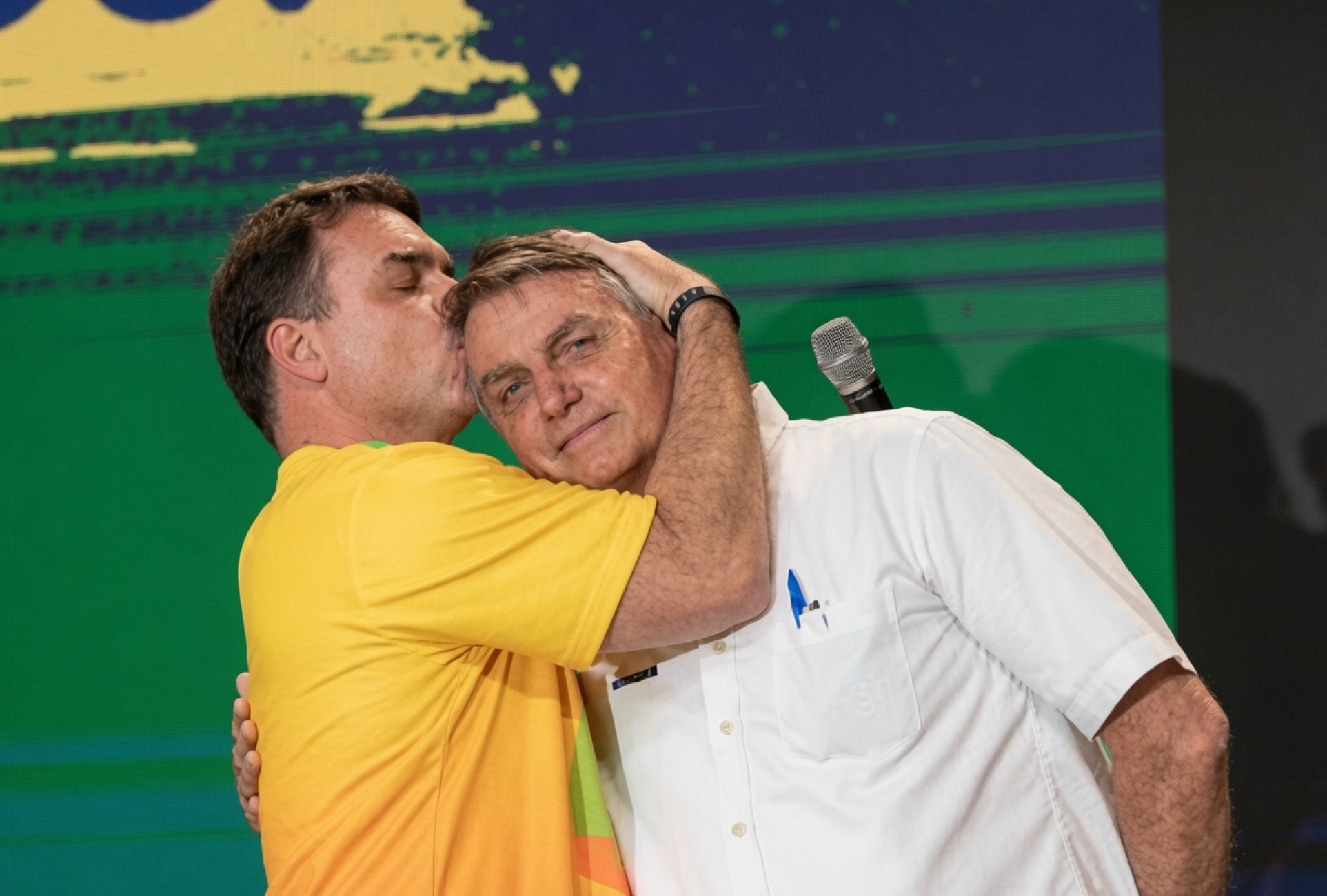 Flávio conta como Bolsonaro reagiu ao 1º turno