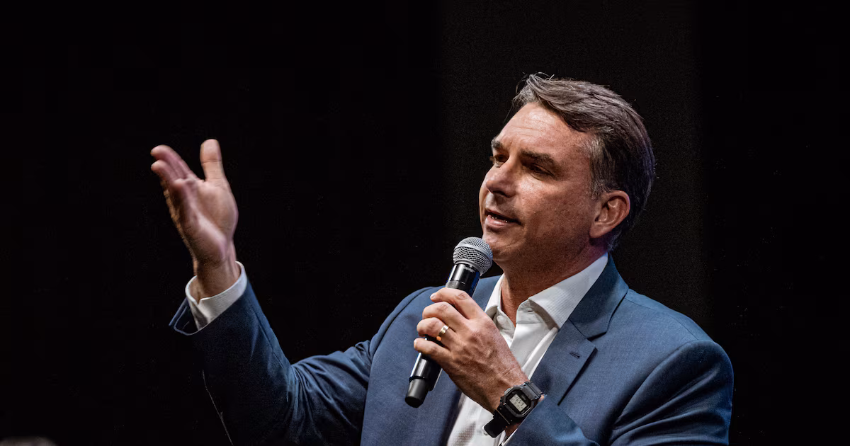 Flávio: Lula prometeu tudo que não vai entregar; agora, promete ônibus e não vai entregar também