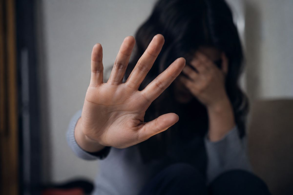 Adolescente chama a polícia após pai agredir mãe e ameaçar matar toda a família em Dourados