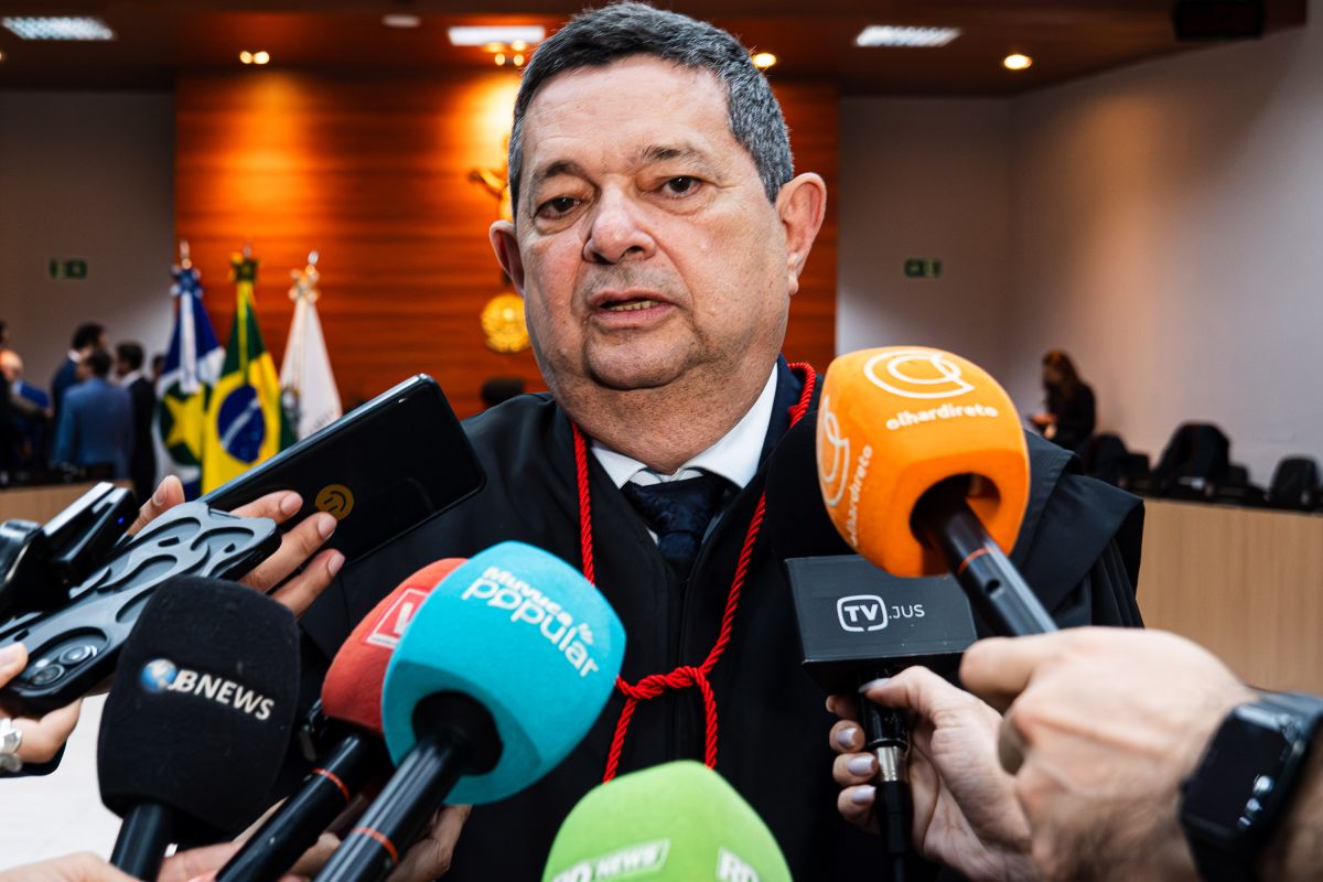 Lindote defende reajuste a servidores e quer fechar comarcas