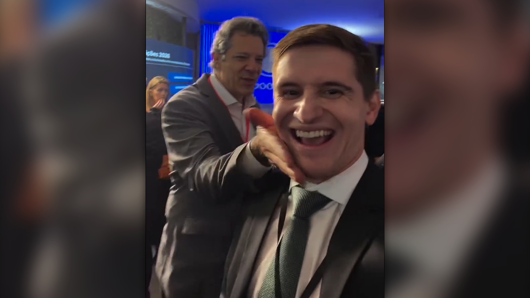 Haddad reage a provocação com tapinha no rosto de Pavanato