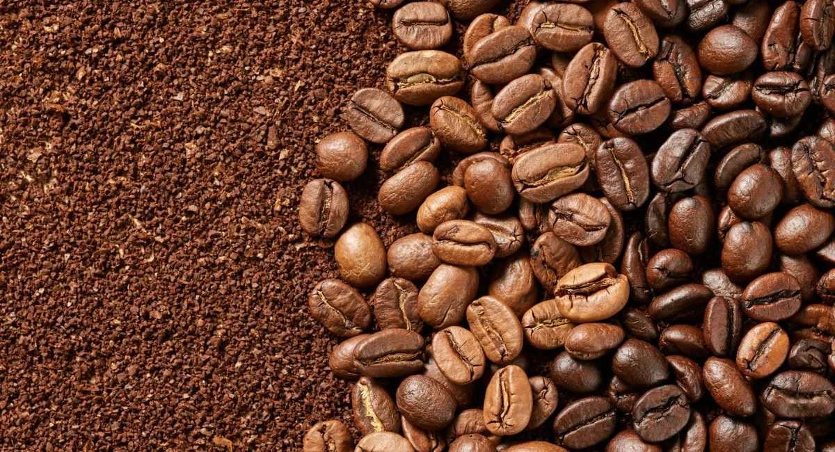 Café abre sessão de NY em baixa com aumento de oferta no Brasil