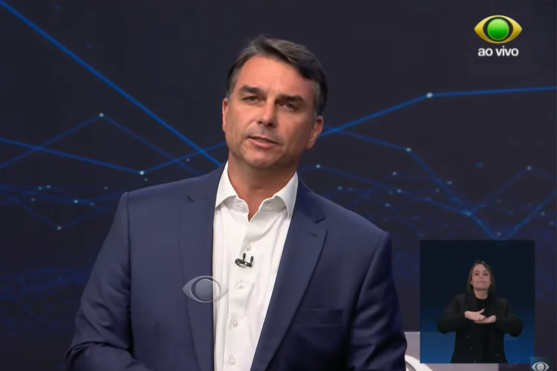 Flávio não quer ser mais Bolsonaro