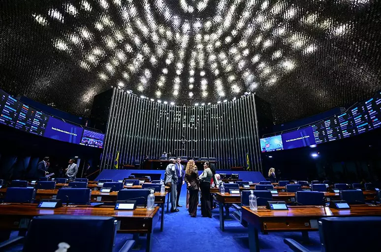 Plenário do Senado Federal vota nesta quarta-feira, 14, PEC do fim da escala 6x1