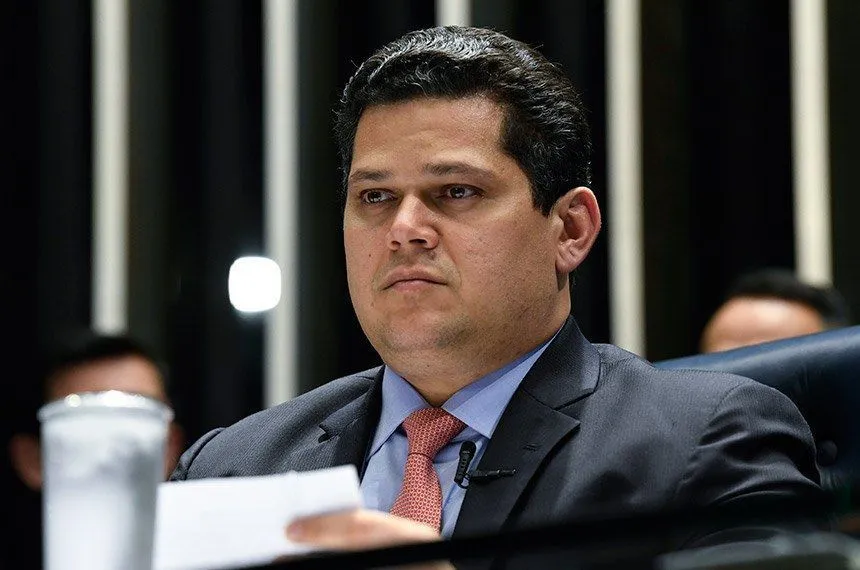 Alcolumbre não promulga PEC, e oposição vê última esperança para 6×1 | Blogs