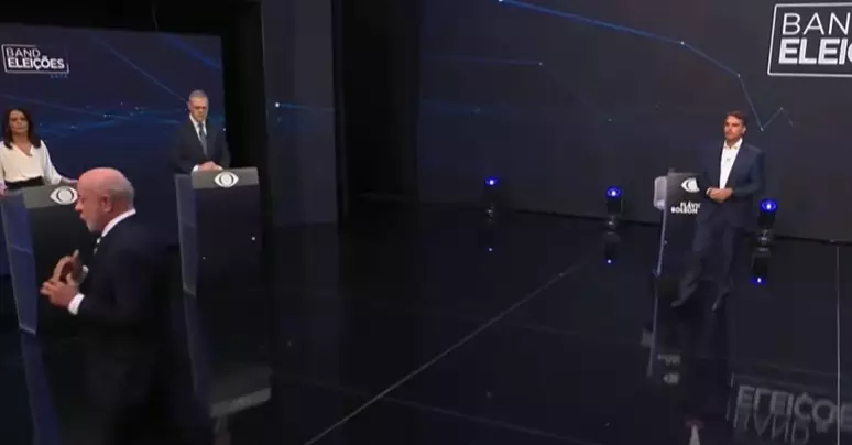 Lula cometeu deslize e saiu do enquadramento durante debate na Band