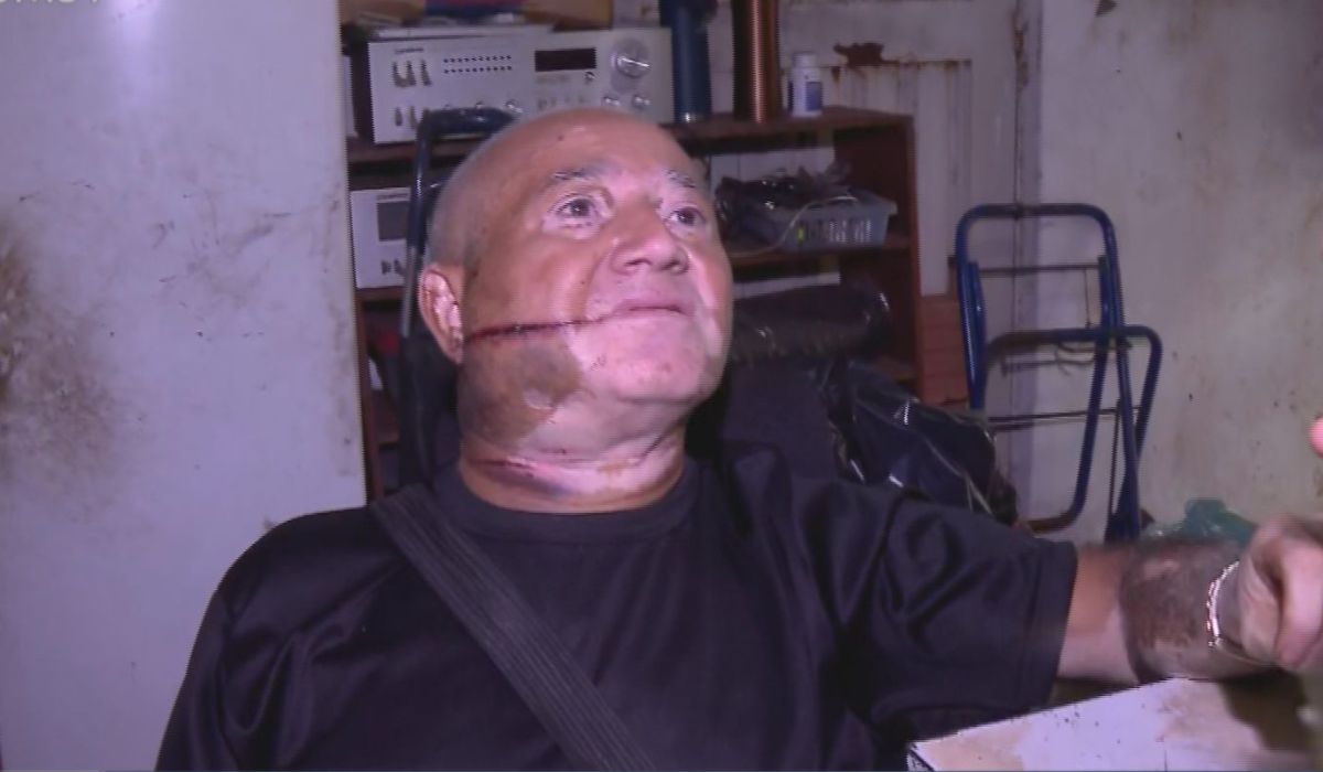 ‘É a terceira vez”, diz dono de loja de rock após ser ferido com facão em tentativa de furto