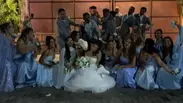 Noivo viraliza após trend dar errado e acertar a cabeça da noiva antes de festa de casamento